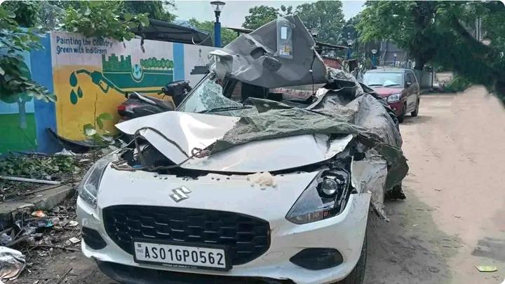 গুয়াহাটিতে সড়ক দুর্ঘটনা, সুইফট গাড়ির ধাক্কায় প্রাণ গেল ৩ যুবতীর।