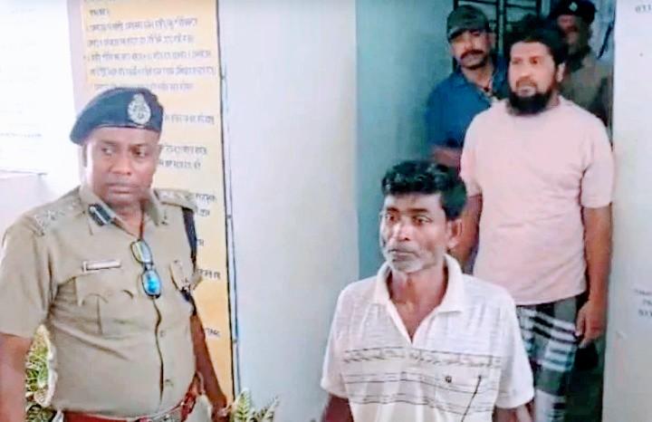 উত্তর ২৪ পরগনার নিমতায় ৮ বাংলাদেশি গ্রেফতার।